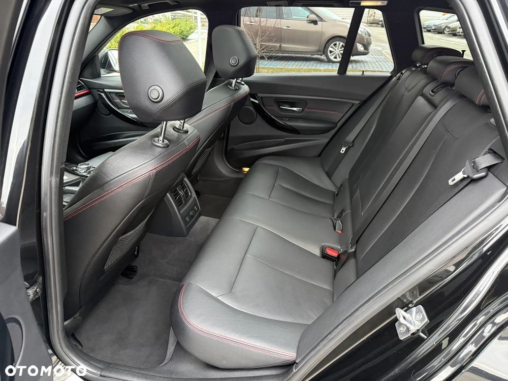 BMW Seria 3 320d xDrive Sport-Aut Sport Line - 24