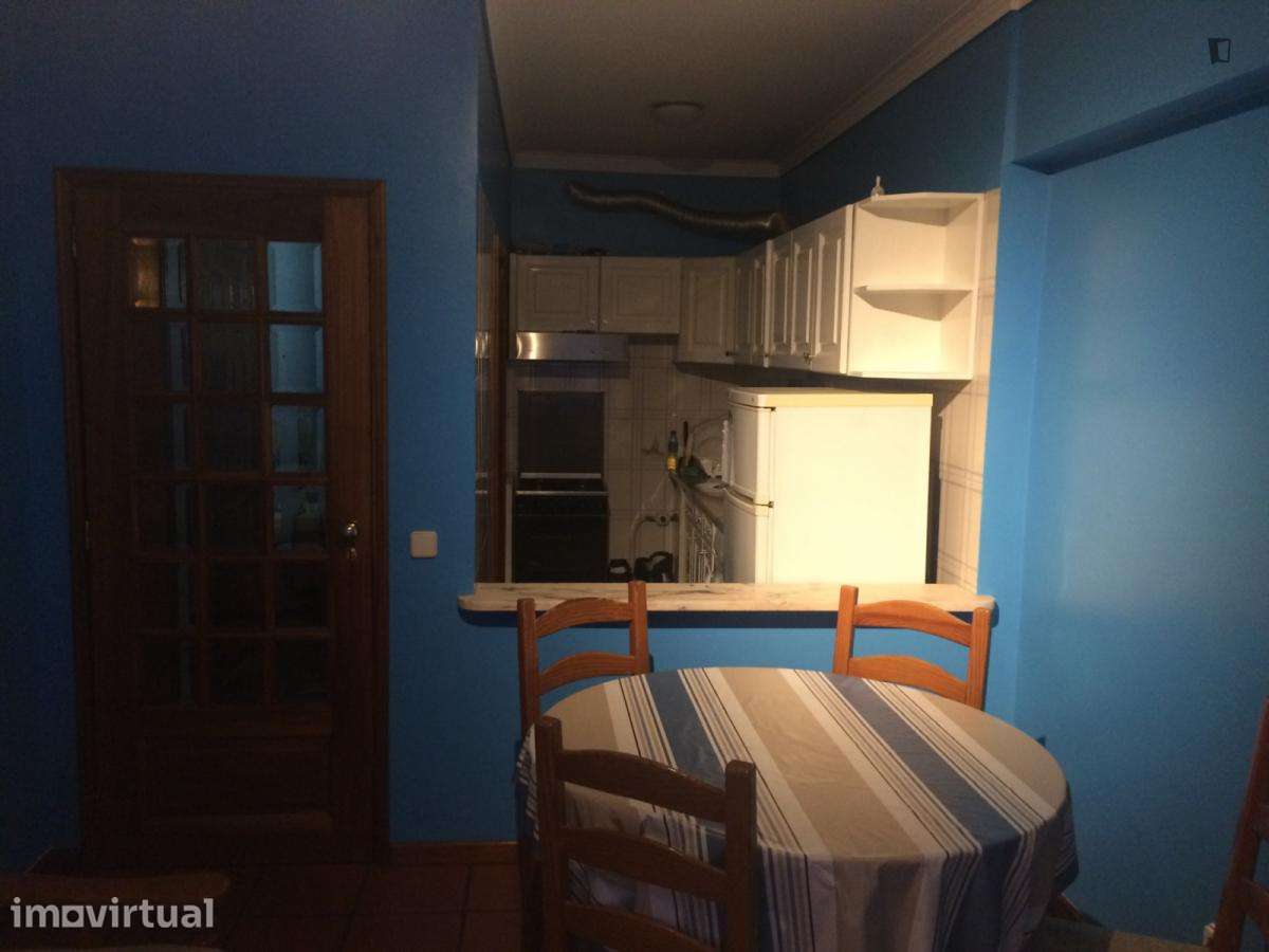 Quarto - localizado em Montes Claros Coimbra - Grande imagem: 3/4