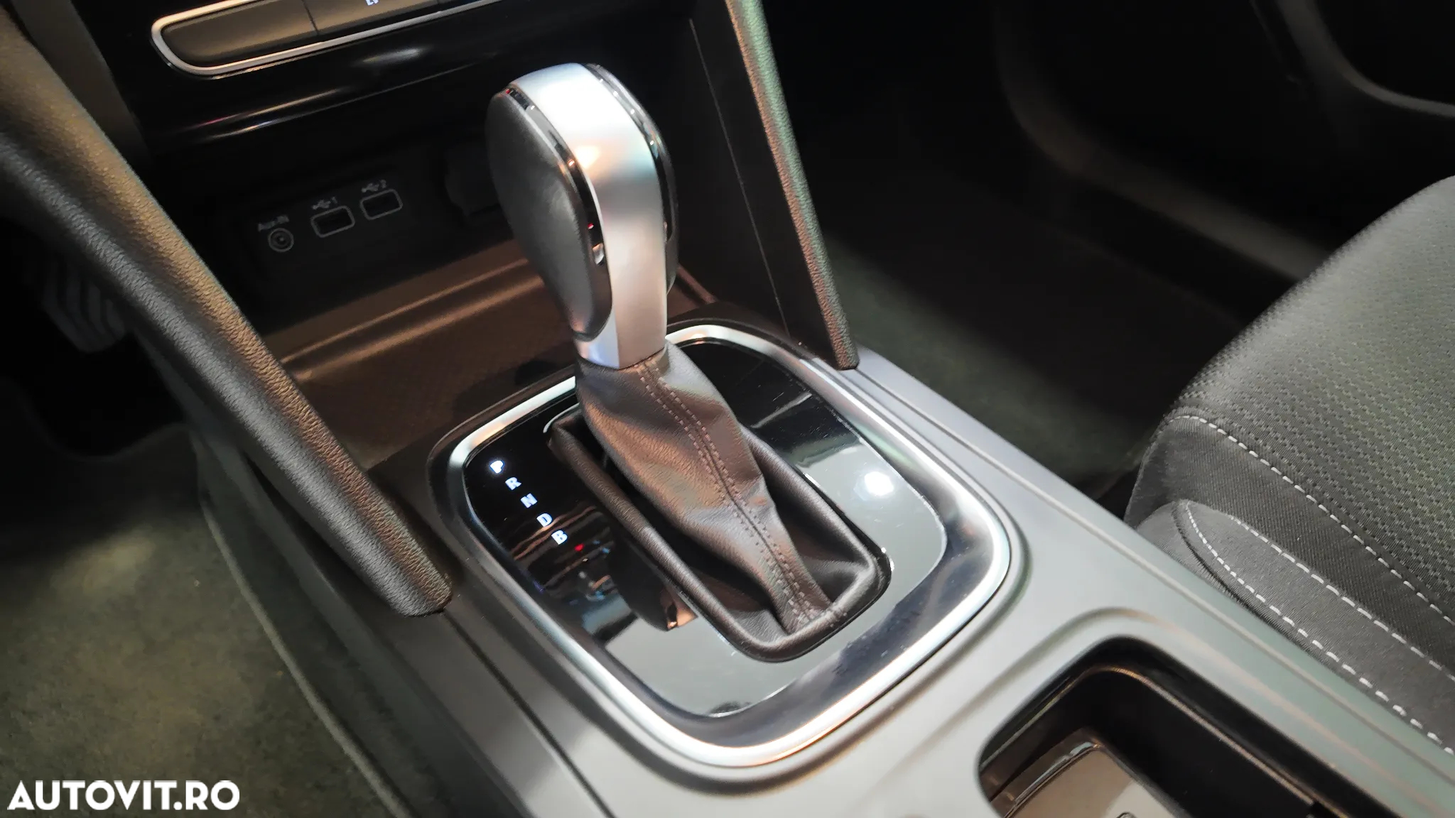 Renault Megane E-TECH Plug-in 160 BUSINESS EDITION - 20