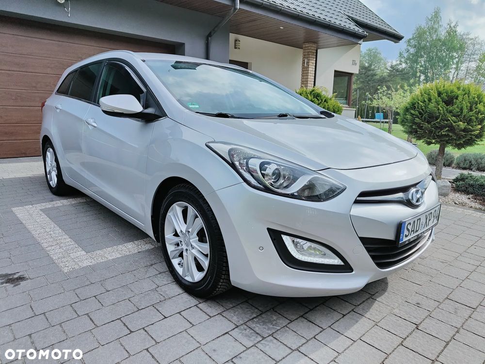 Hyundai i30 blue Kombi 1.6 CRDi Classic - 31