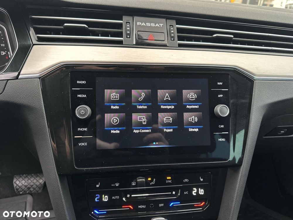 Volkswagen Passat - 14