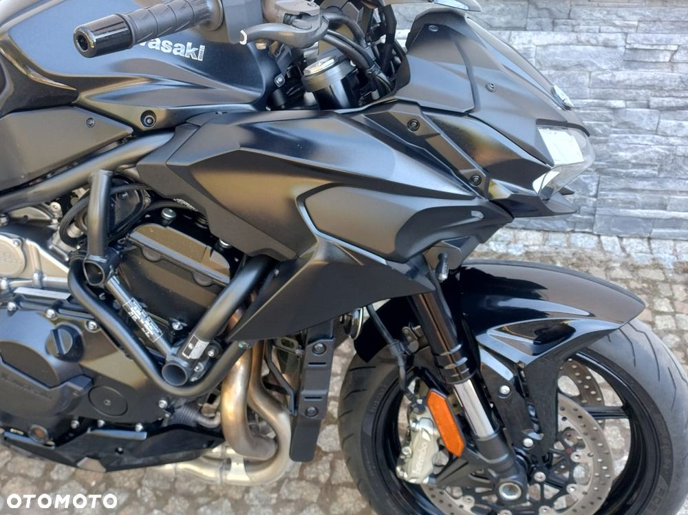 Kawasaki H2 - 11