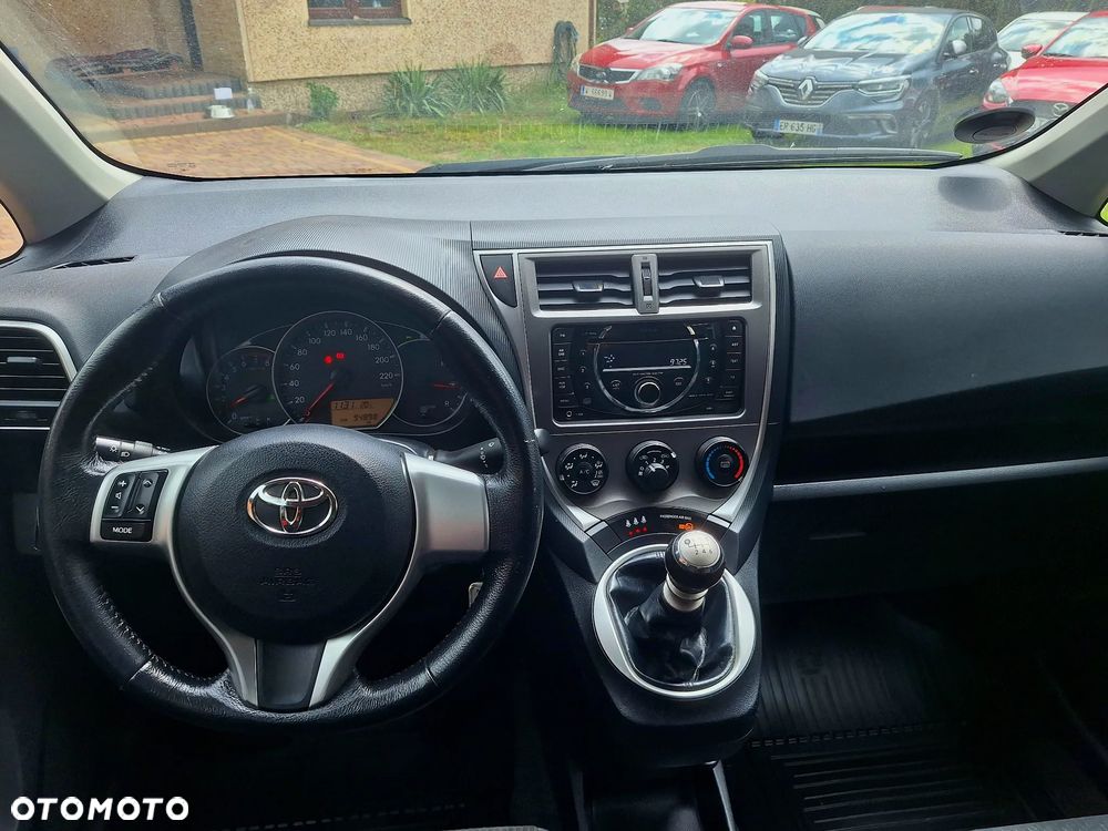 Toyota Verso S - 25