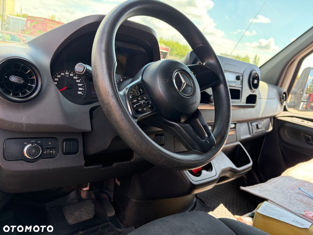 Mercedes-Benz Sprinter 907.235 - 31