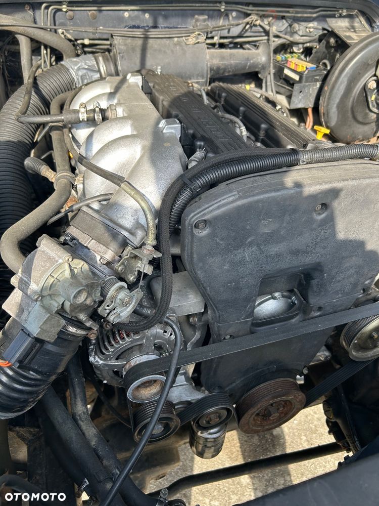 Land Rover Defender - 14