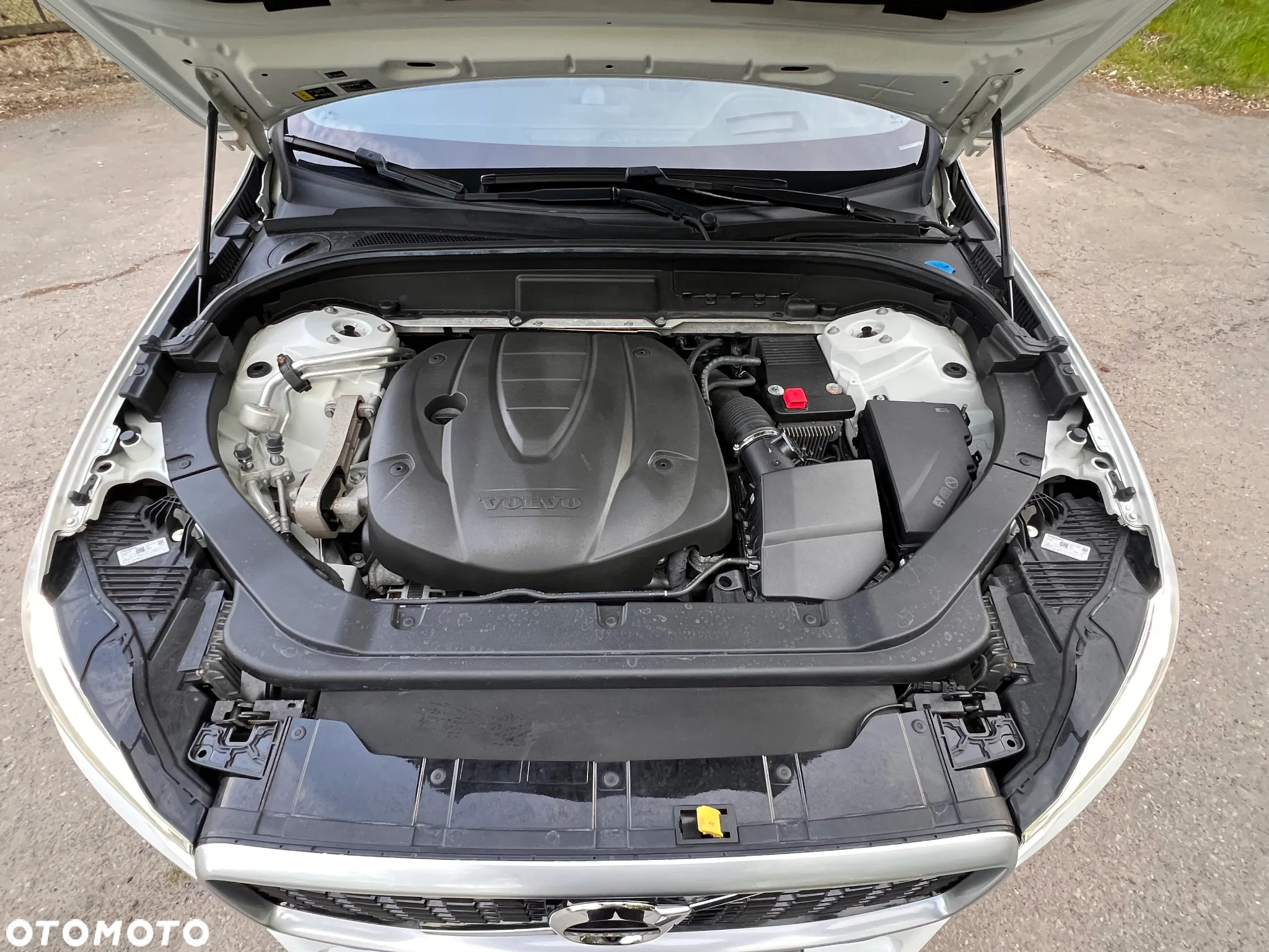 Volvo XC 60 D5 AWD R-Design - 40