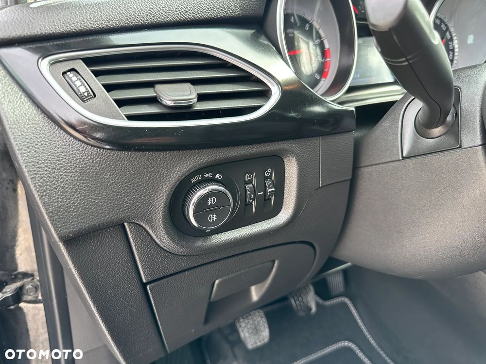 Opel Astra 1.4 T Dynamic - 14