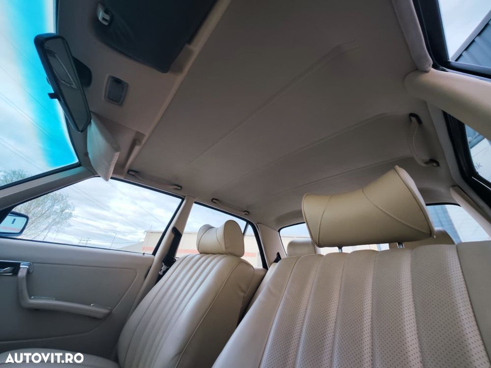 Mercedes-Benz W123 - 12