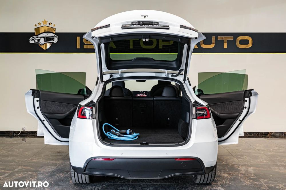 Tesla Model Y - 3