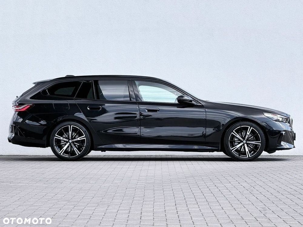 BMW Seria 5 540d xDrive mHEV - 4