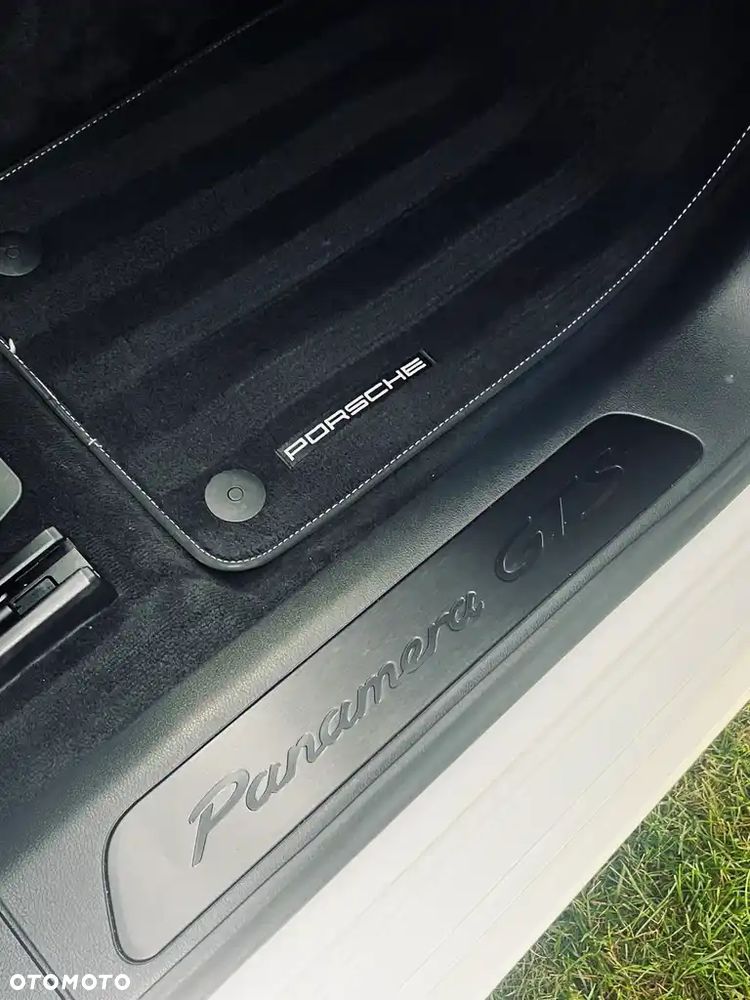 Porsche Panamera GTS GPF - 30