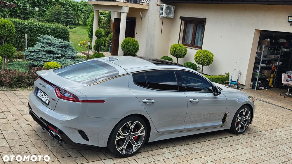 Kia Stinger - 14