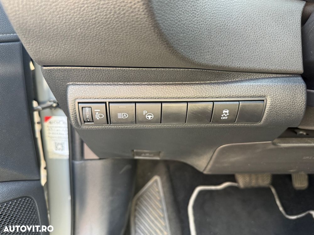 Toyota Corolla 1.8 HSD Business - 10