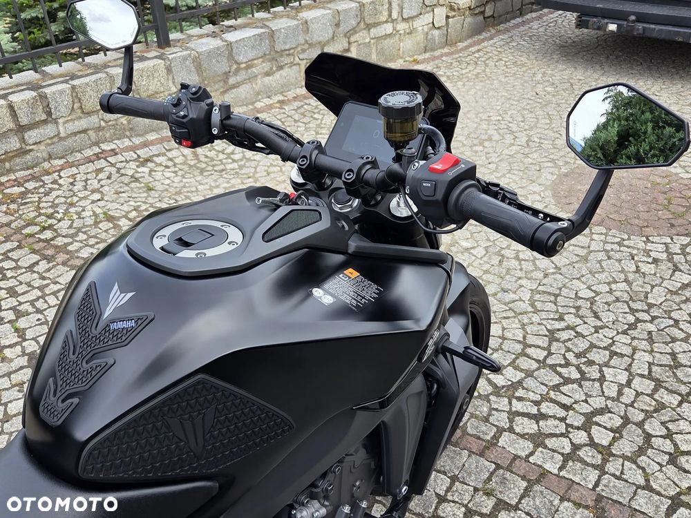 Yamaha MT - 24