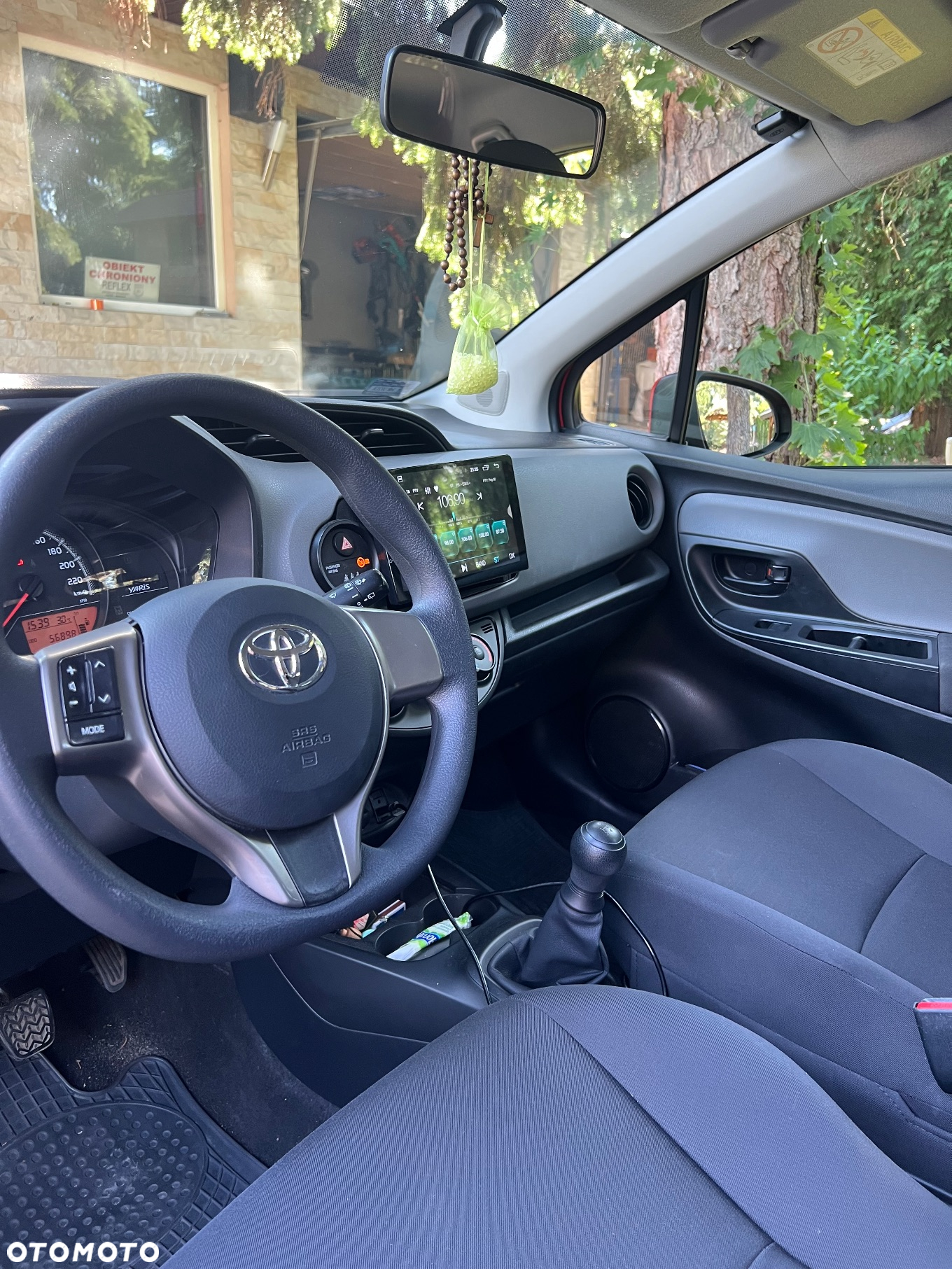 Toyota Yaris 1.0 Premium - 9