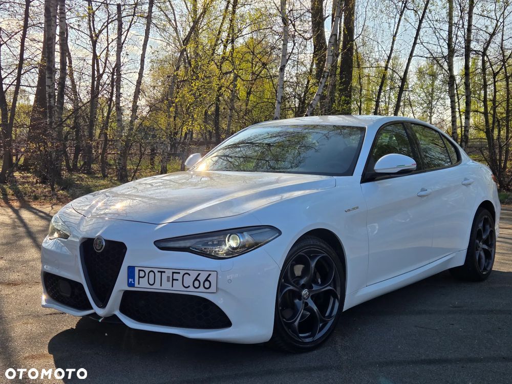 Alfa Romeo Giulia 2.2 AT8-Q4 Veloce - 4