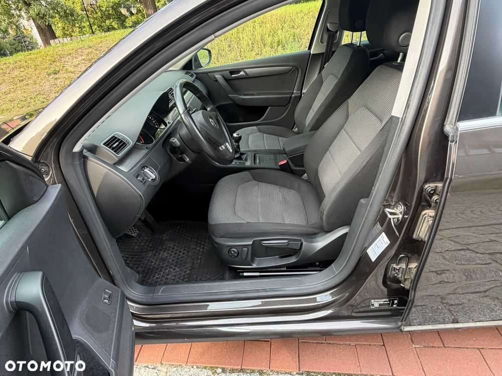 Volkswagen Passat 2.0 TDI BlueMotion Technology Exclusive - 11