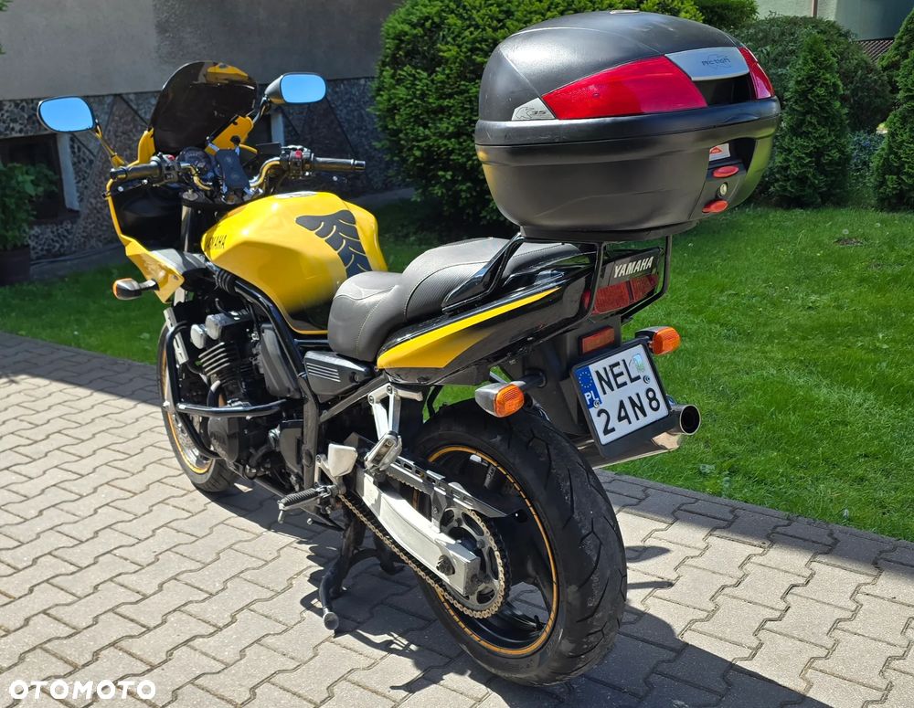 Yamaha FZS - 9