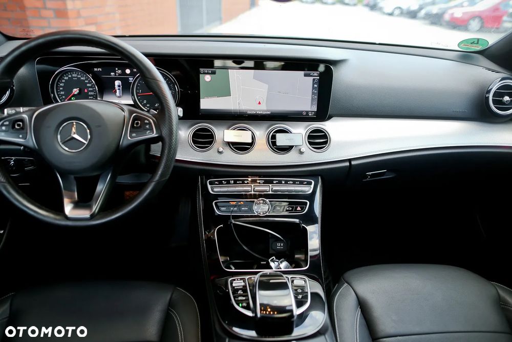 Mercedes-Benz Klasa E 220 d 4Matic All-Terrain 9G-TRONIC Avantgarde - 23