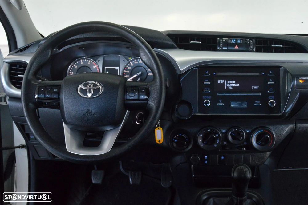 Toyota Hilux 2.4 D-4D 4WD CD CM - 28