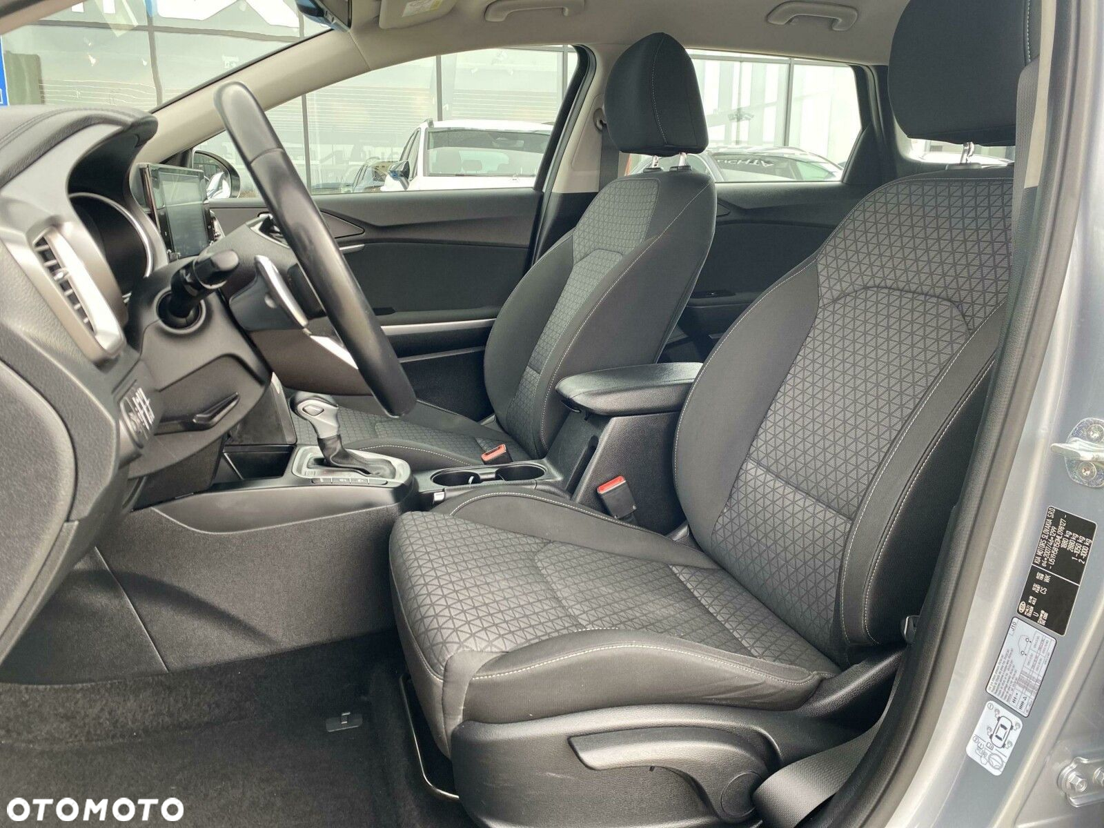 Kia Ceed - 9
