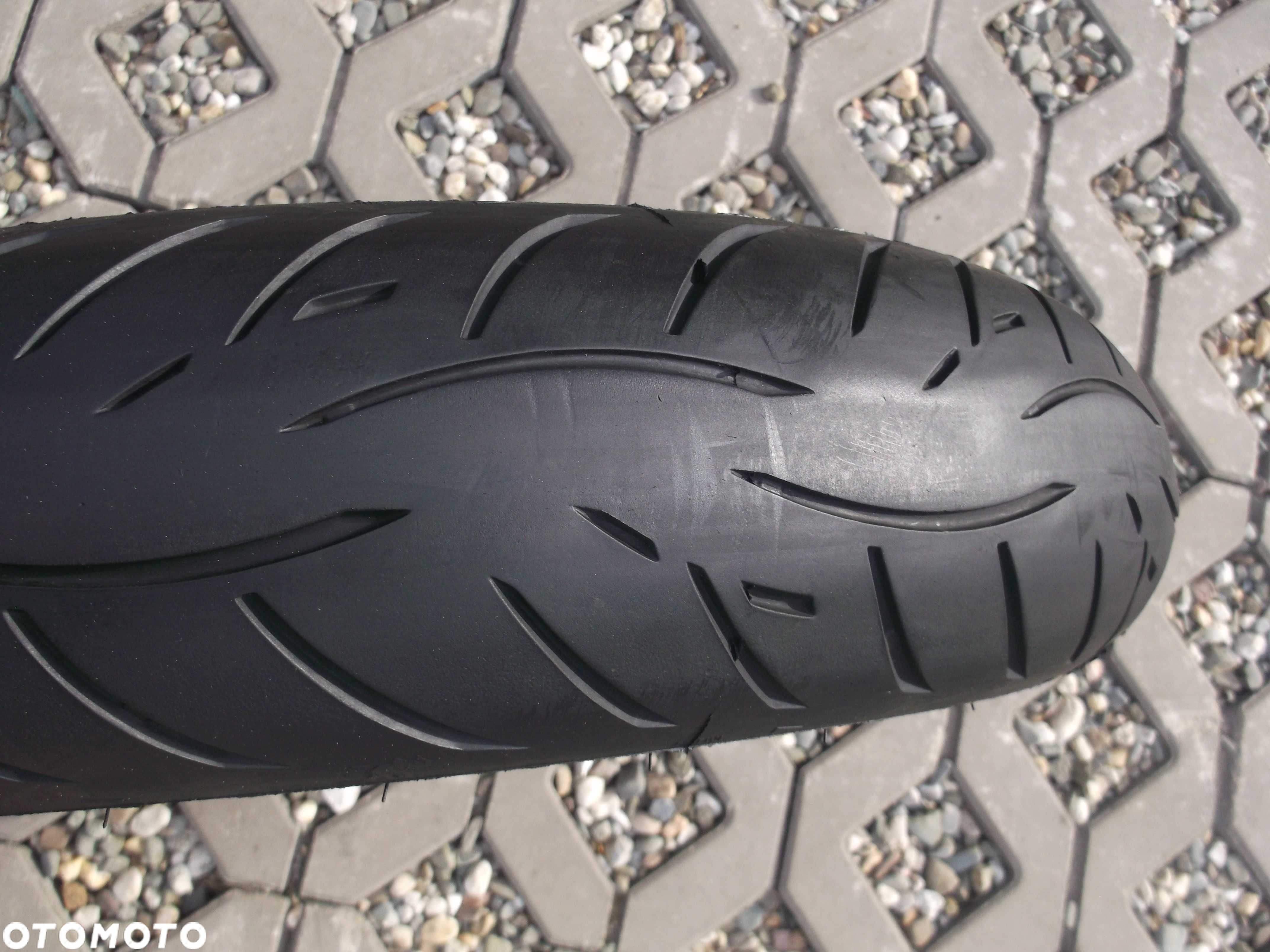 opona 120/70ZR17	58W Metzeler Roadtec z8 interact dot4714 2,8mm - 3