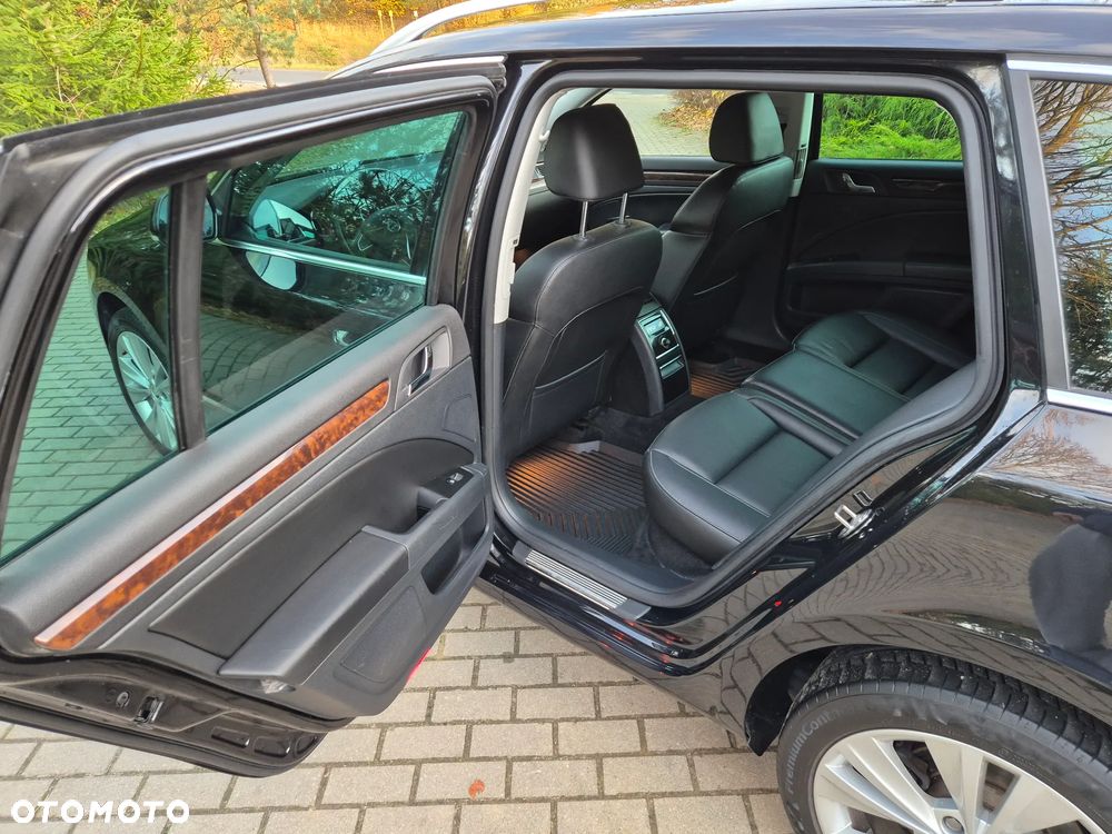 Skoda Superb Combi 2.0 TDI DSG Exclusive - 32