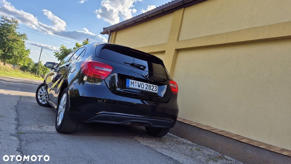 Mercedes-Benz Klasa A 180 (BlueEFFICIENCY) Urban - 3