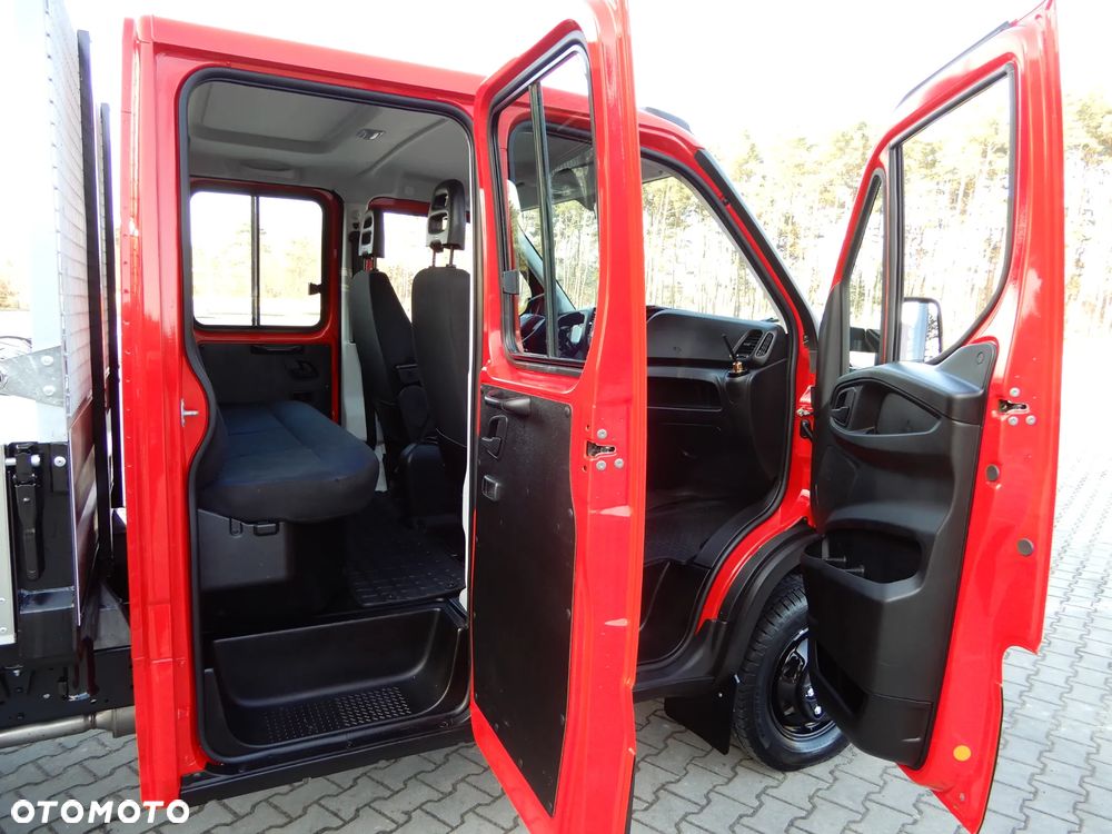 Iveco DAILY 35C16 Brygadowy Dubel Doka + Wywrotka Renomowanej Firmy RomCar Wywrot Kiper x 3 Skrzynia 3004 mm Blokada Mostu Rozstaw Osi 3750 mm HAK 3500 Stan 6-Cio Osobowy + 755 Kg Ładowność Auta Jak NOWY POLECAM - 28