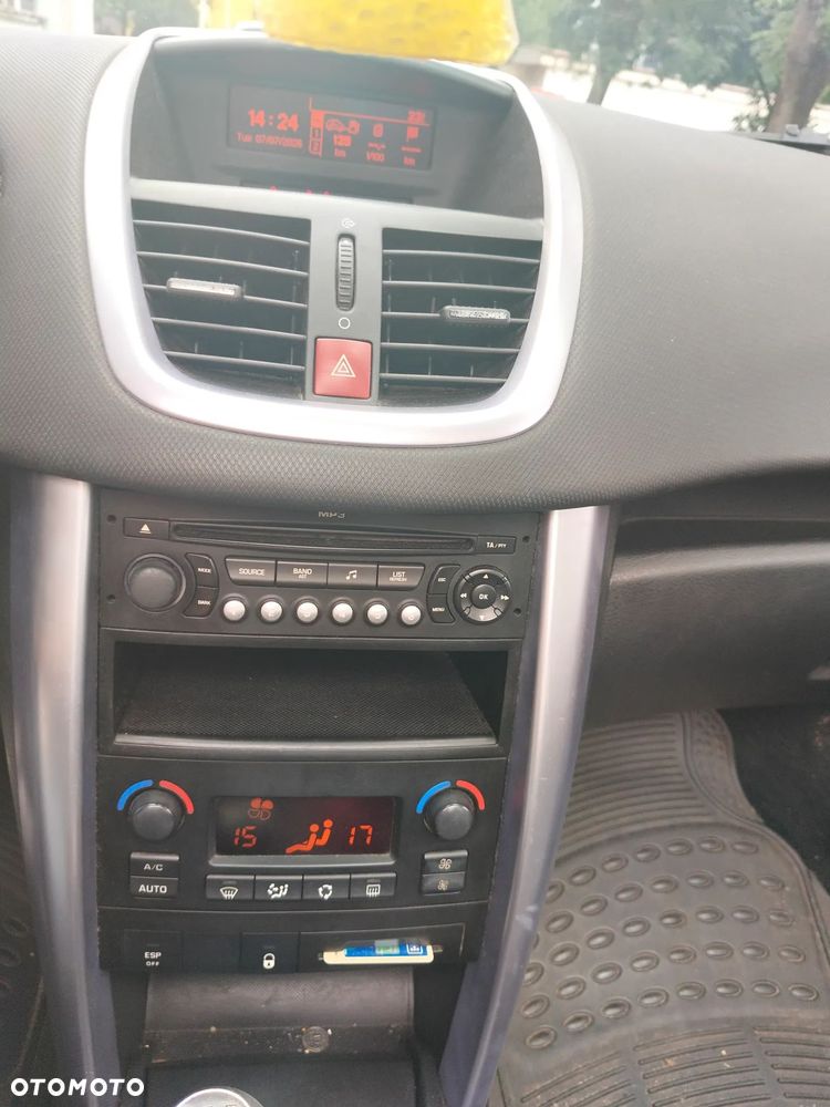 Peugeot 207 - 6