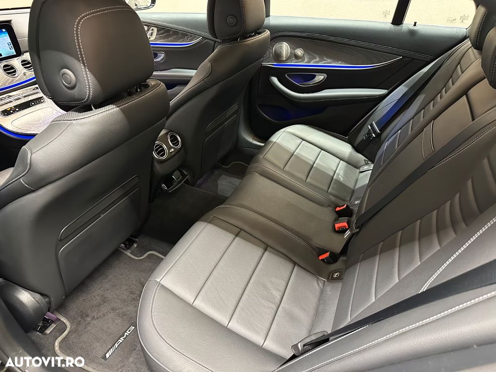 Mercedes-Benz E 300 de 9G-TRONIC AMG Line - 10