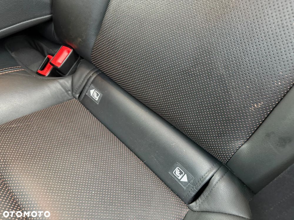 Toyota Avensis 2.0 Multidrive S Executive - 25