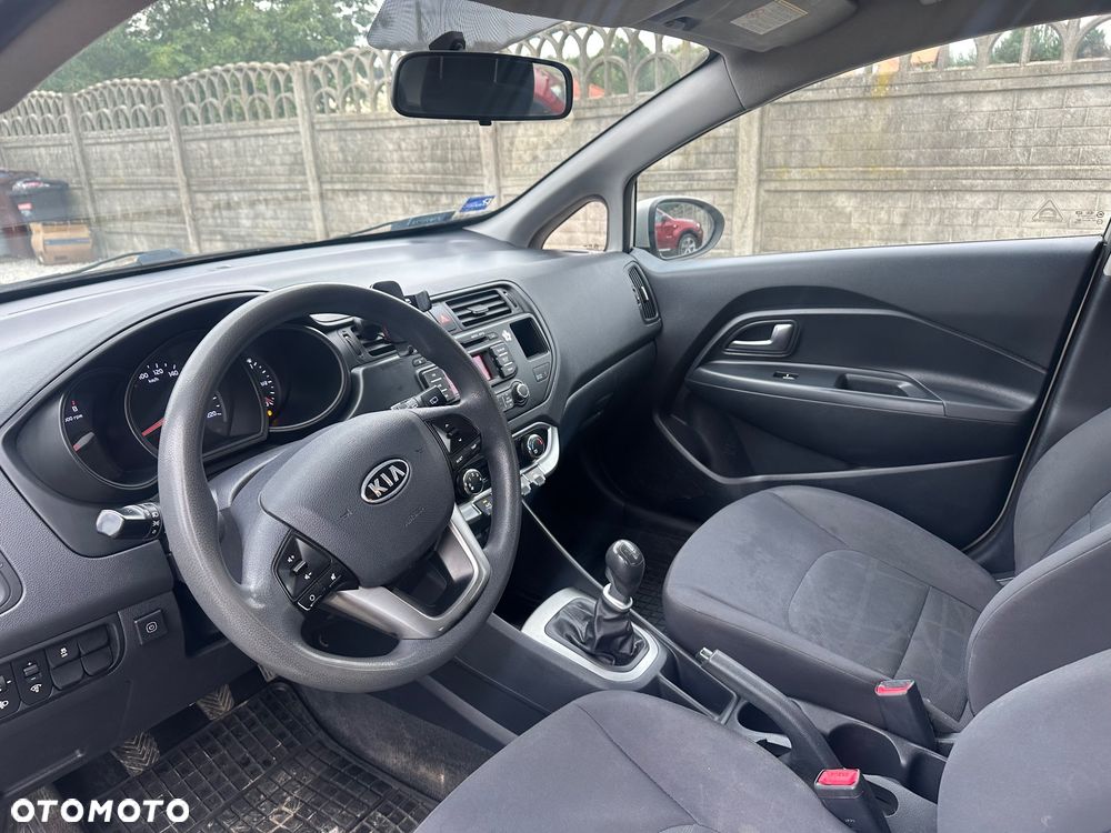 Kia Rio - 24