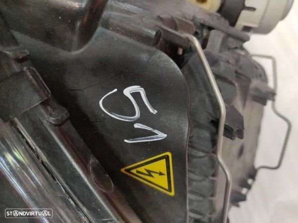 Farol Frente Esquerdo / Otica Esquerda Renault Megane Iii Grandtour (K - 6