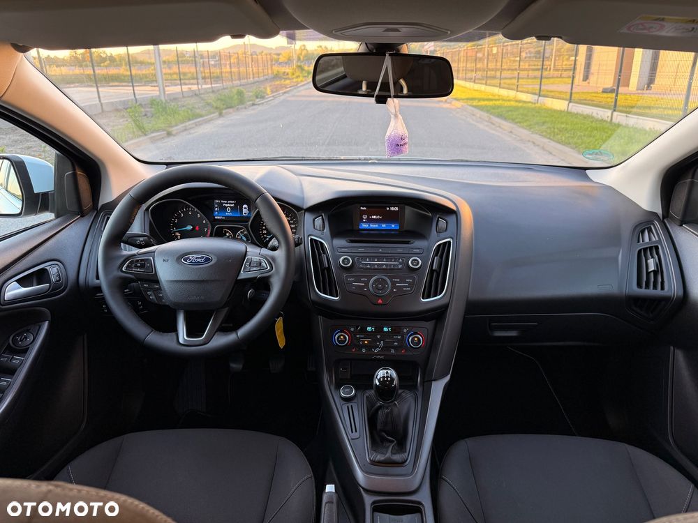 Ford Focus 1.6 Titanium - 24