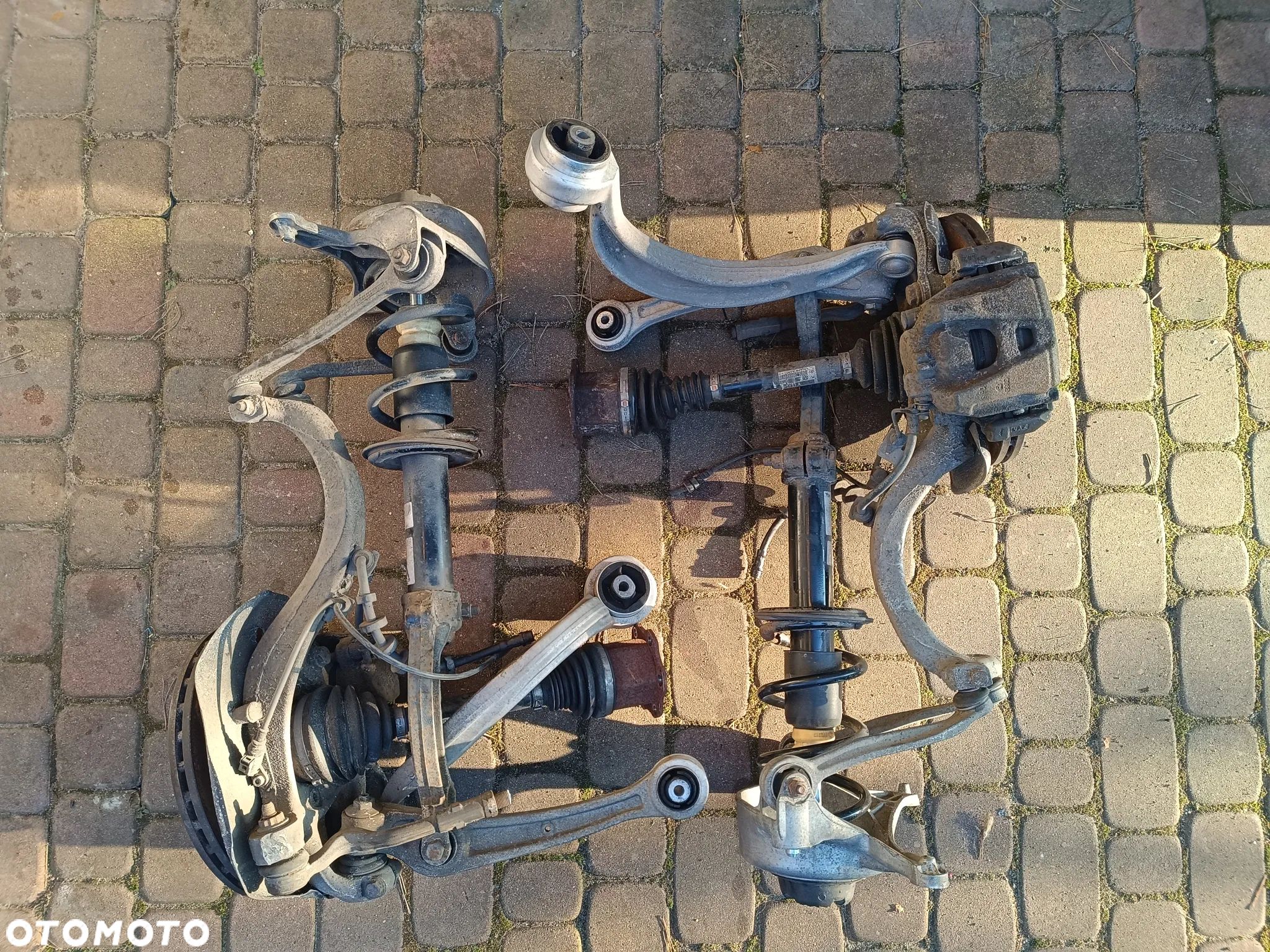 Zwrotnica zawieszenie komplet Audi A5 8t A4 b8 - 1