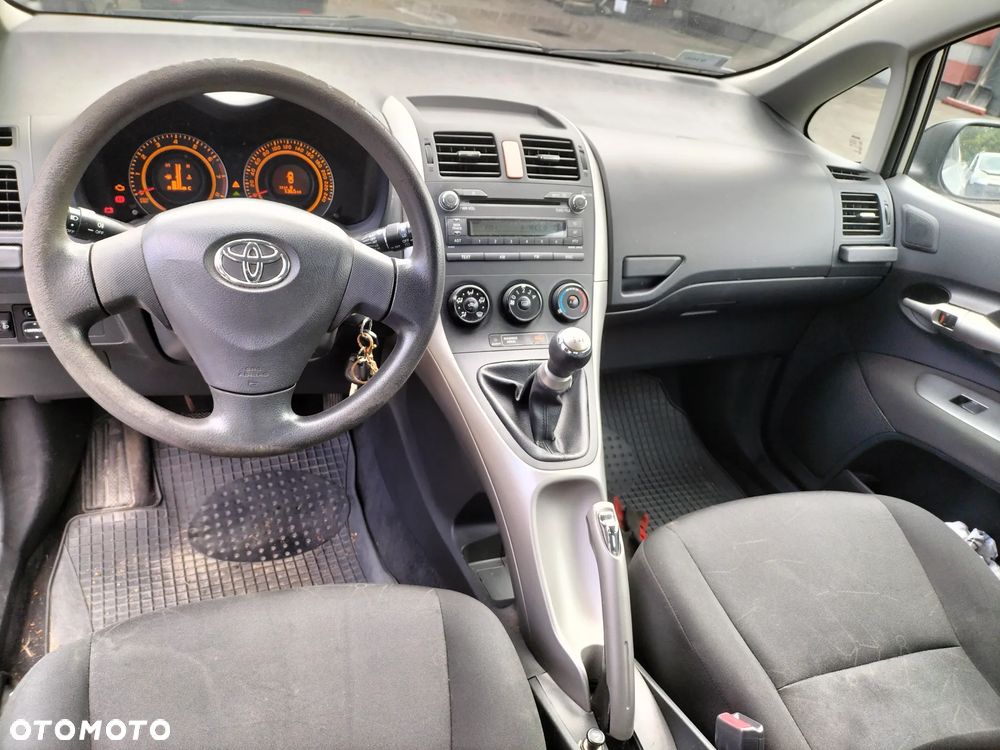 TOYOTA AURIS 1.6 E15 3D LICZNIK ZEGARY PANEL RADIO KLAPA BAGAŻNIKA ZDERZAK PRZÓD TYŁ DRZWI PRZÓD TYŁ MASKA BŁOTNIK LAMPA PAS PRZEDNI SZYBA LUSTERKO SILNIK SKRZYNIA CAŁY NA CZĘŚCI - 1