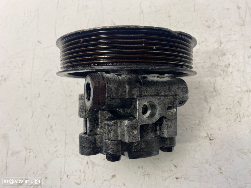 Bomba direcção assistida TOYOTA AVENSIS (_T25_) 2.2 D-4D REF. MOTOR 2AD-FTV - 3