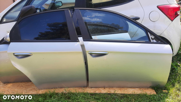 lak. 365/a Alfa Romeo 159drzwi kompletne prawe lub lewe przednie tylne