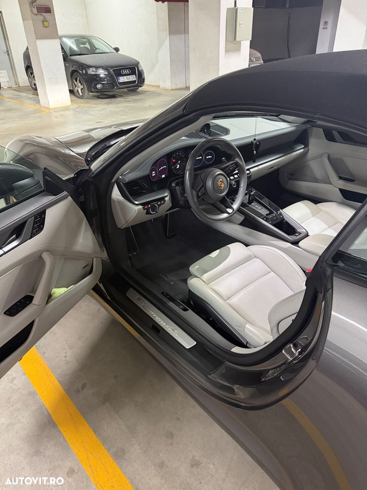 Porsche 911 4S - 4