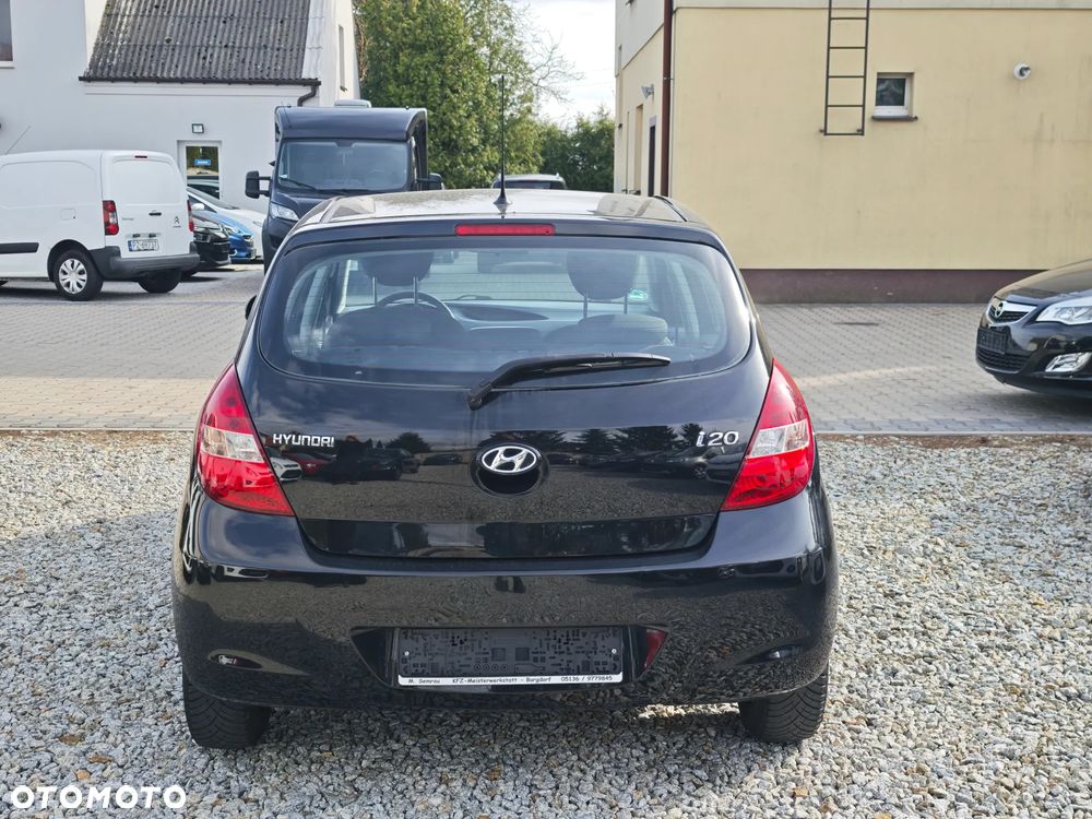 Hyundai i20 1.2 FIFA WM Edition - 23