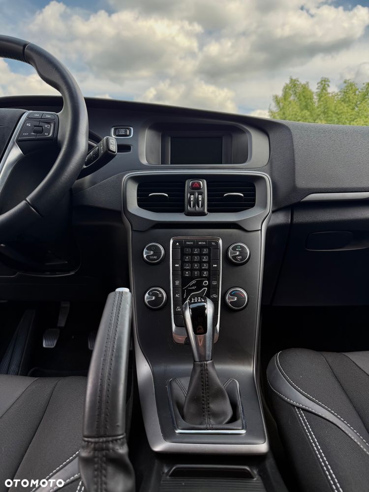 Volvo V40 D2 - 10