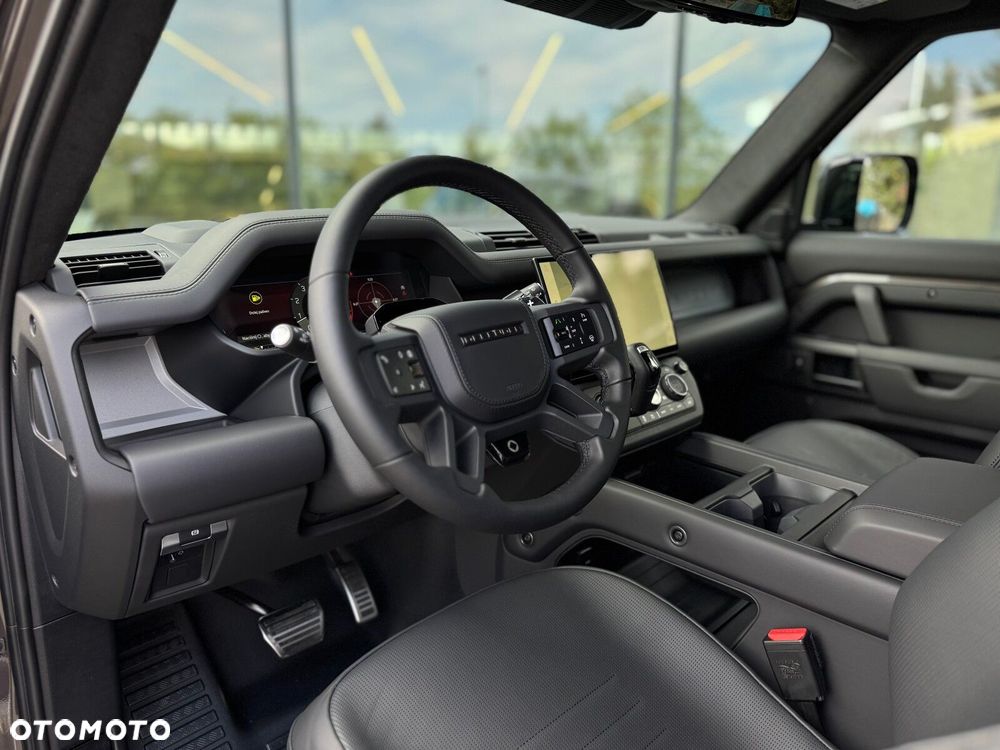 Land Rover Defender - 6