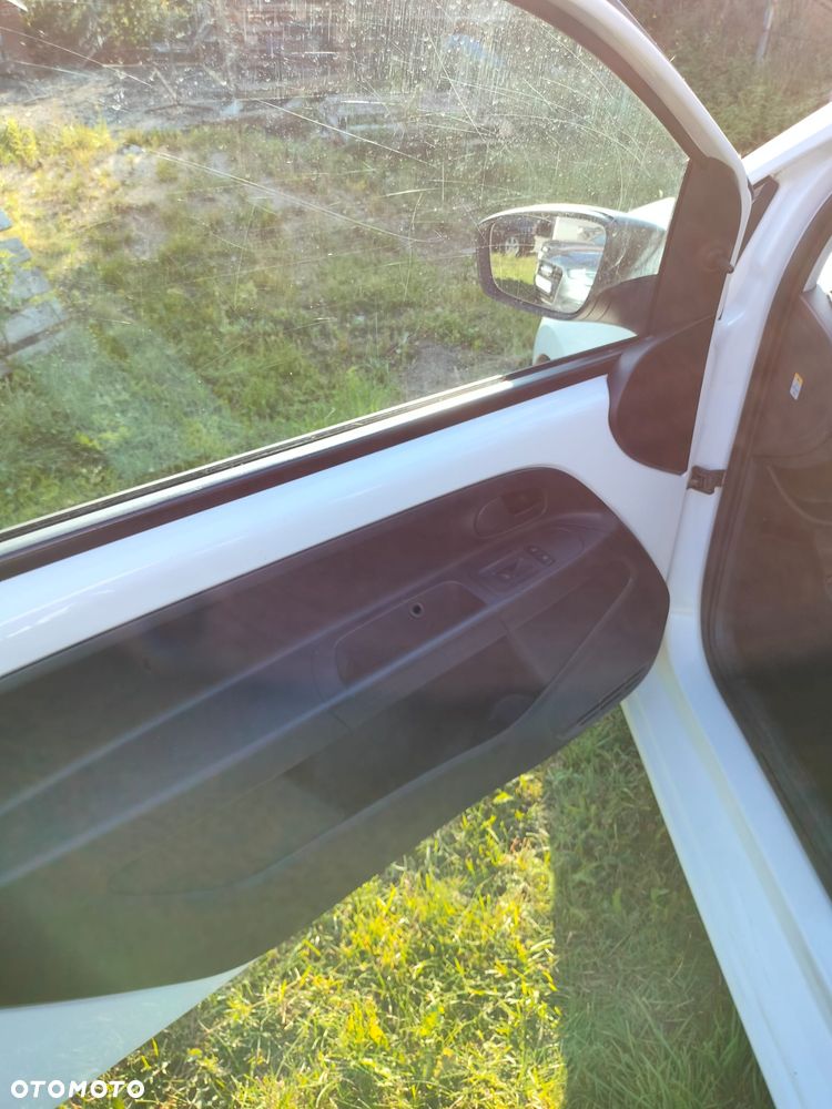 Volkswagen up! 1.0 Take - 5