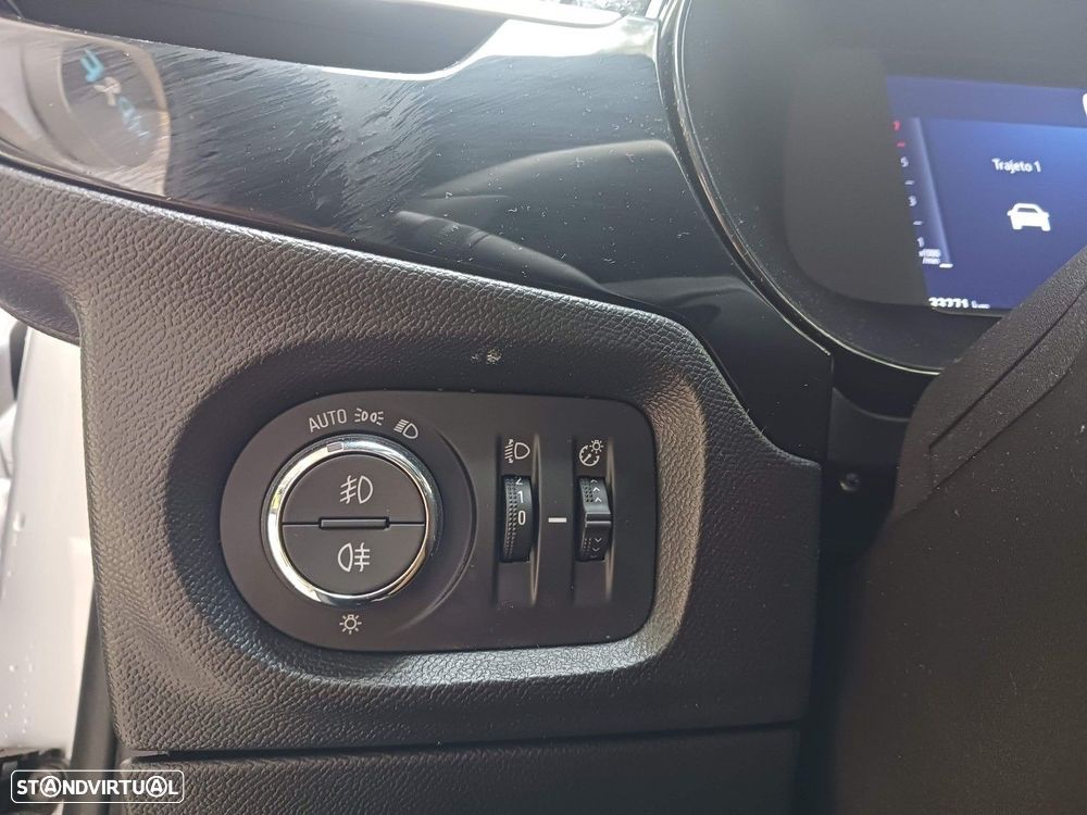 Opel Corsa 1.2 T GS - 25