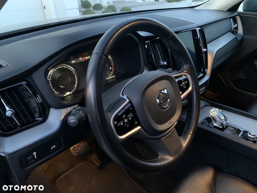Volvo XC 60 B5 D AWD Inscription - 19