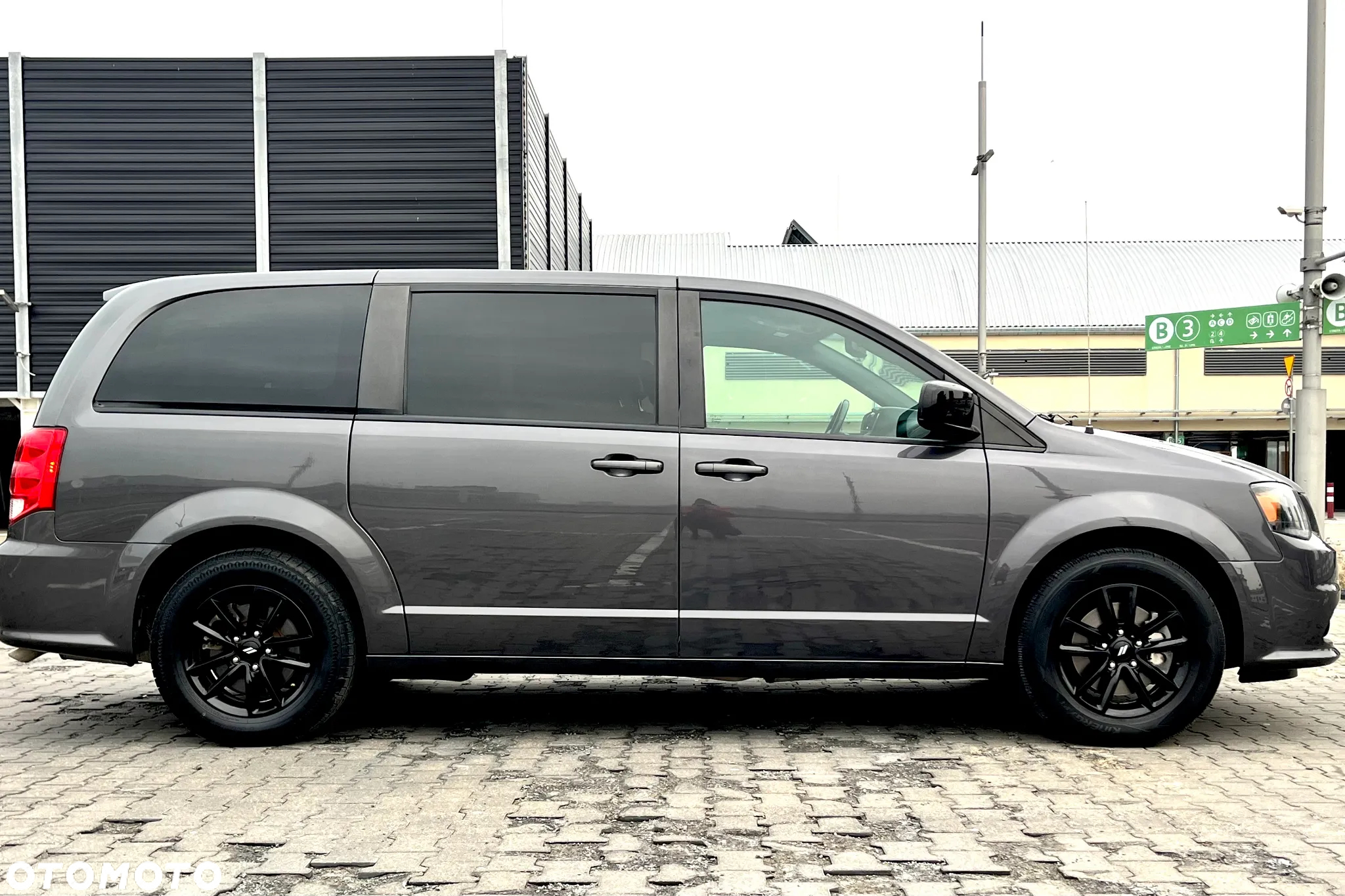 Dodge Grand Caravan - 14
