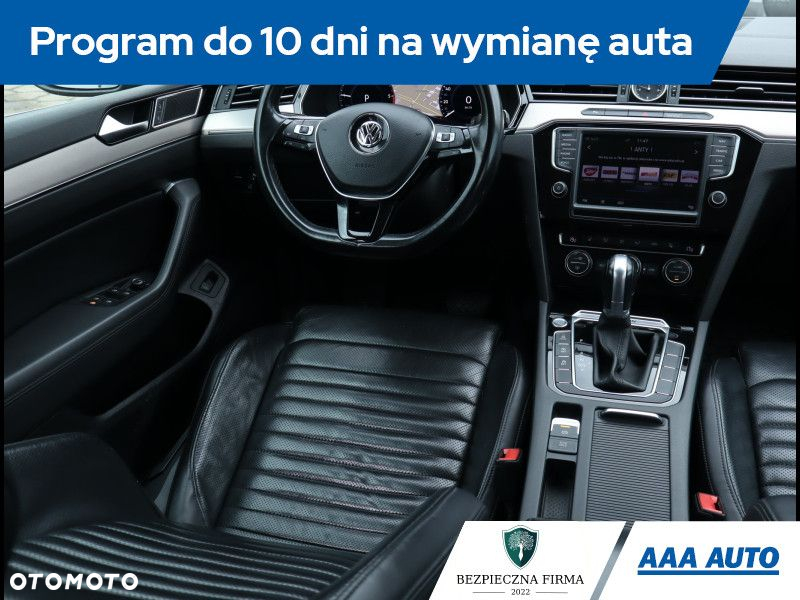 Volkswagen Passat - 8