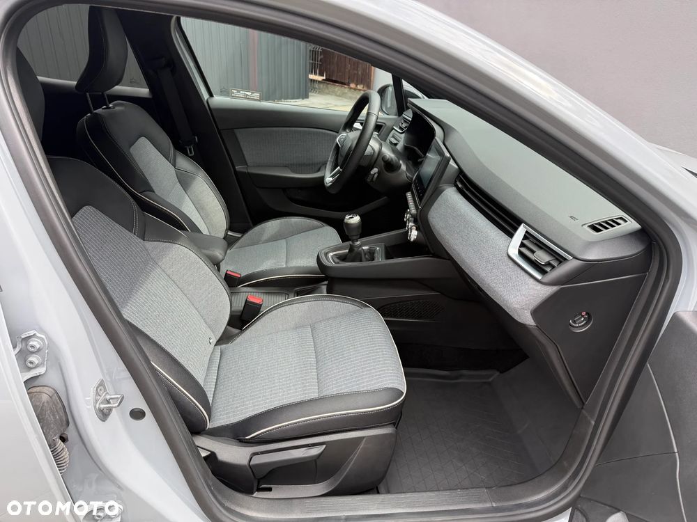 Renault Clio 1.0 TCe Techno - 10