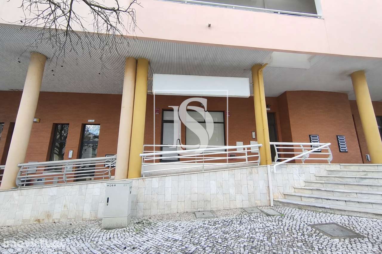 Espaço Comercial com autorização para Habitação | Zona Alta de Torres - Grande imagem: 2/16